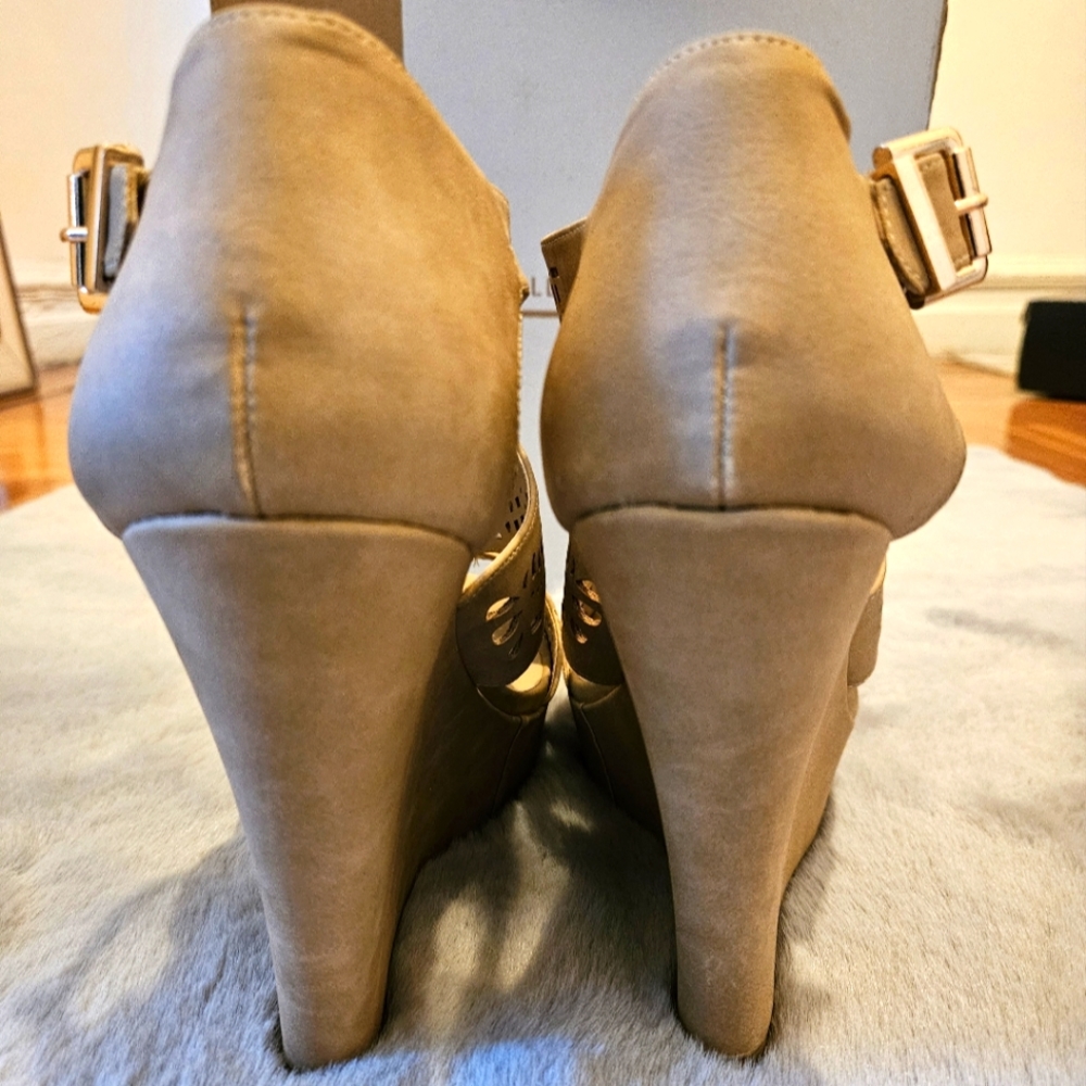 Call it Spring- Wedge Sandals - Picture 5 of 6